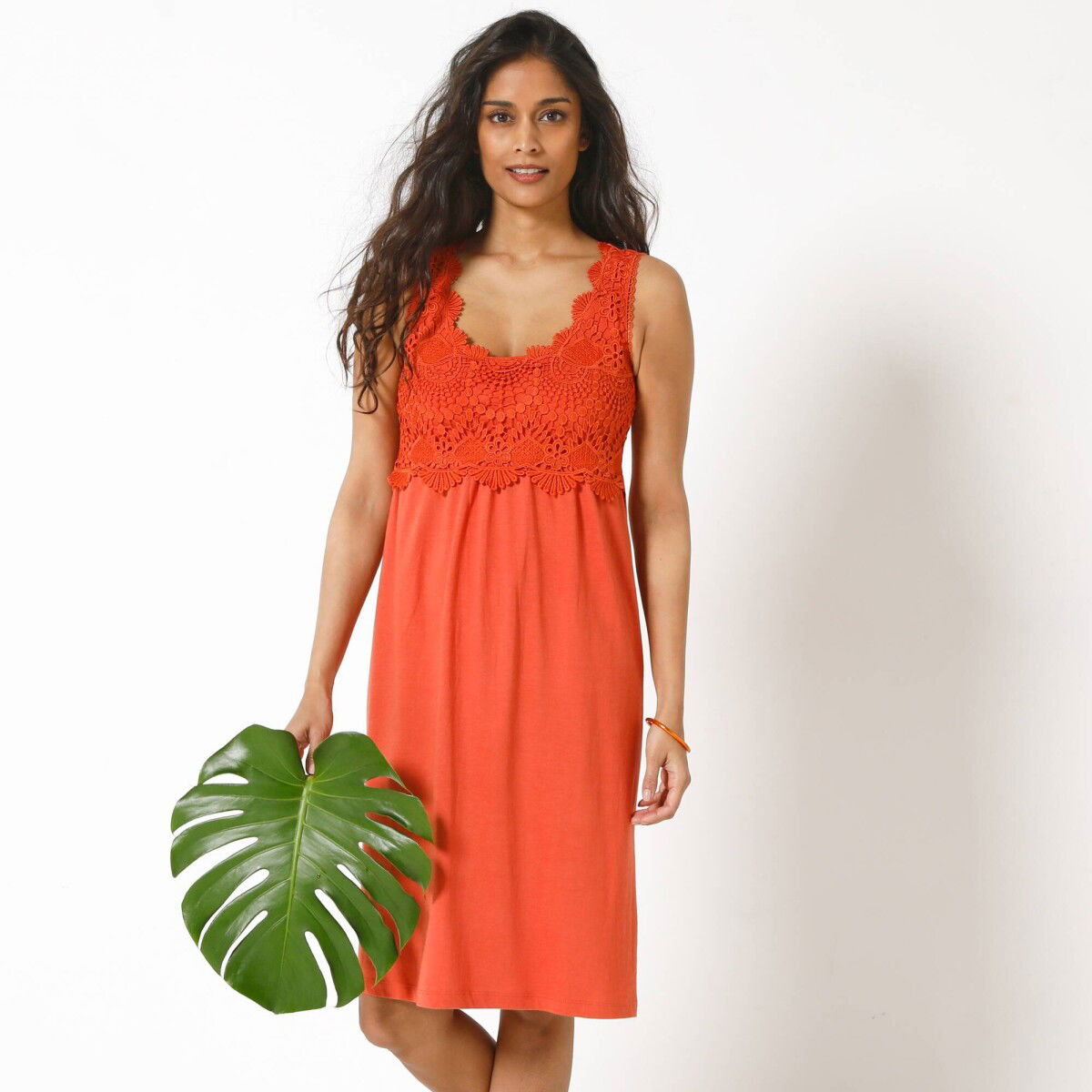 Šaty s macramé paprika 54