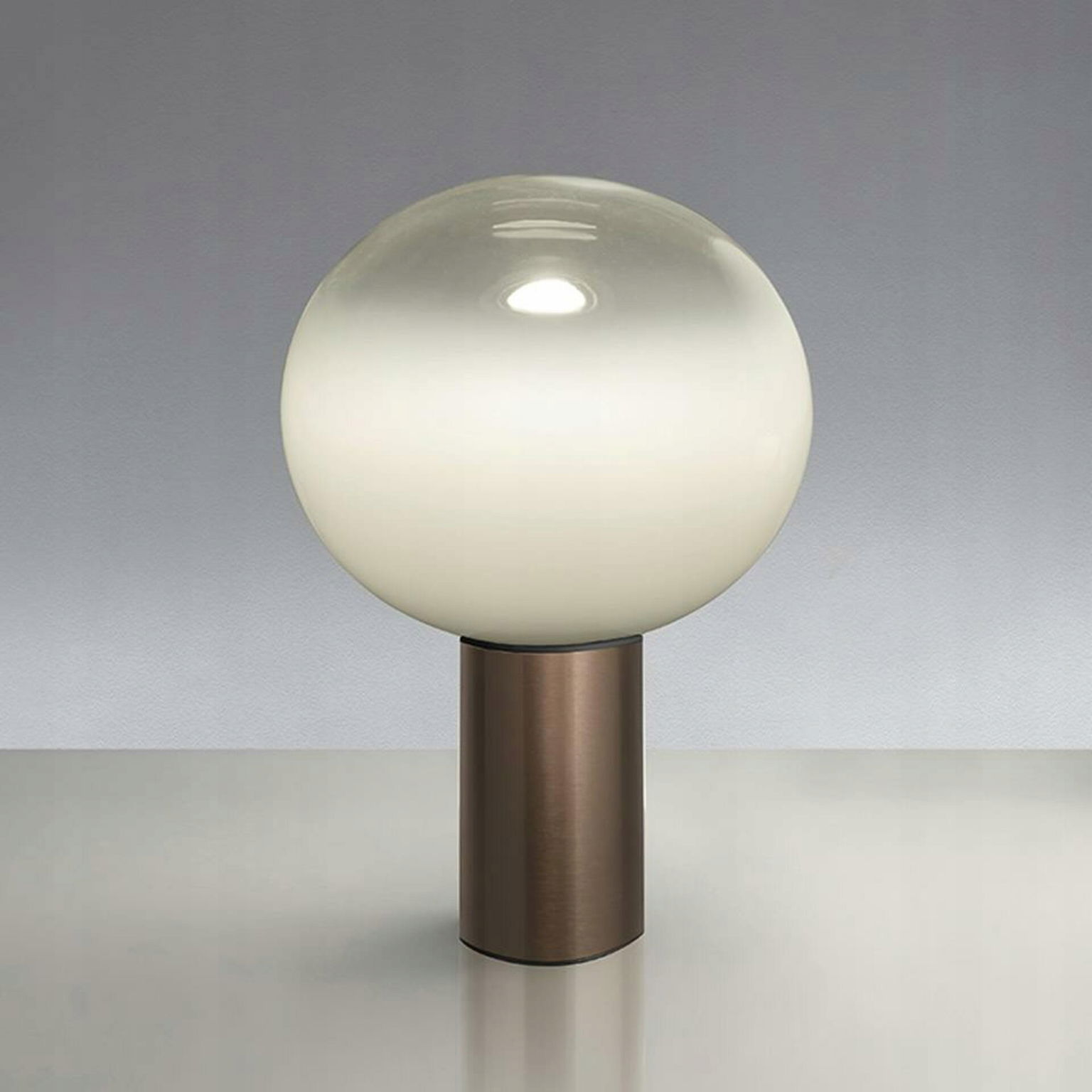 Artemide Laguna 37 stolná lampa, matný bronz, design Matteo Thun, E27