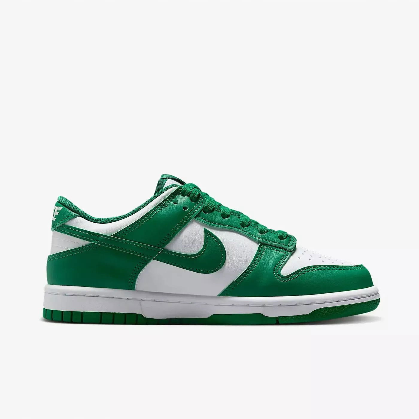 Dámske topánky Nike Dunk Low FB9109-114 biele kožené streetwearové 37.5