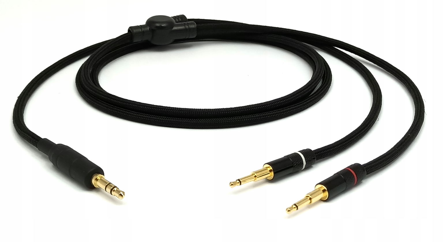 Monolith M1060 ručne vyrobený kábel Canare
