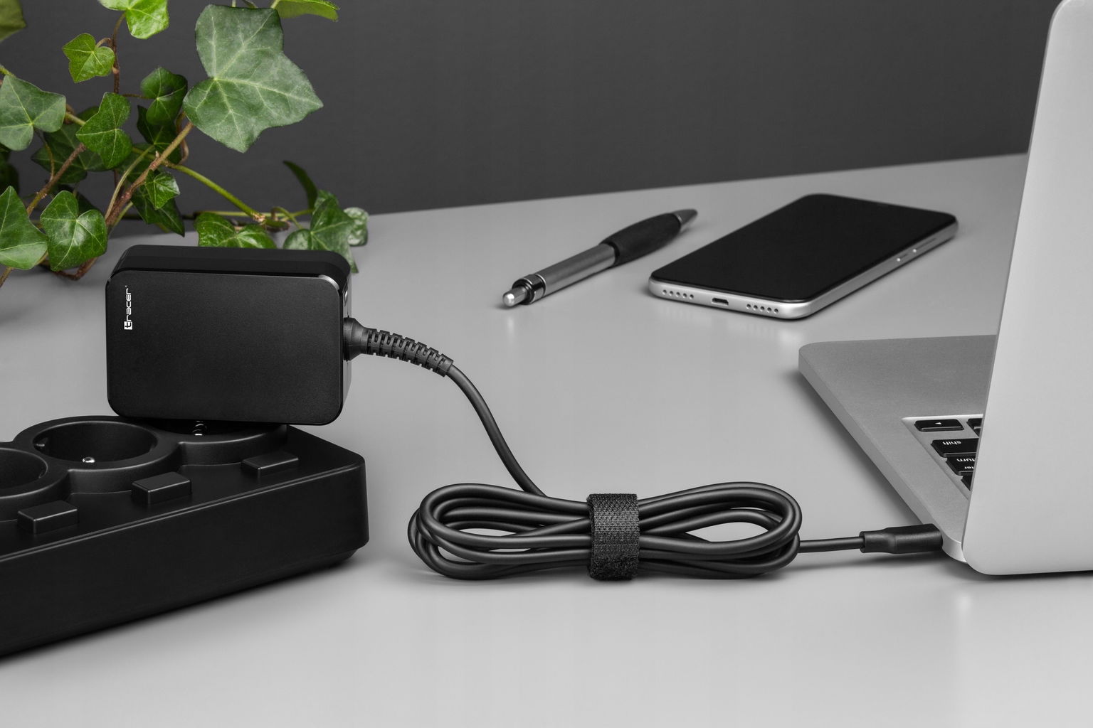Napájací Adaptér Nabíjačka Pre Notebook Usb-c 65 W