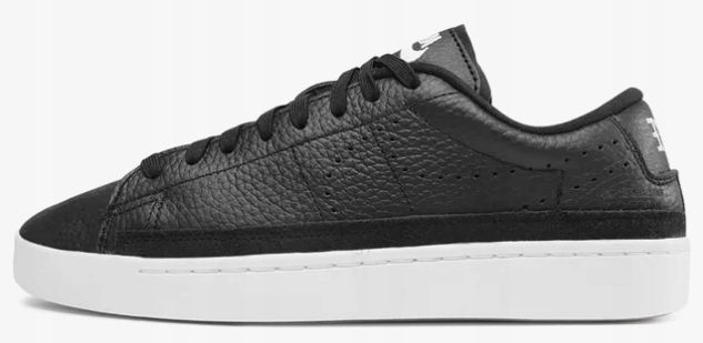 Pánske čierne topánky Nike Blazer Low '77 DA2045-001 veľ. 40