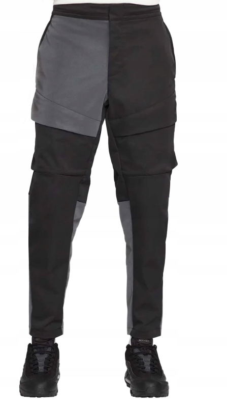 Pánske nohavice Nike Tech Pack Cargo Cargo Nohavice DO4884-010 veľ. 34