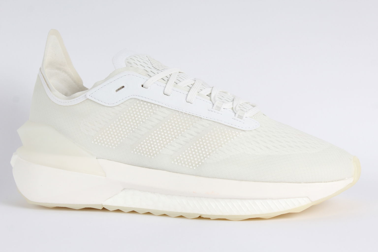 Topánky Adidas Avryn veľ. 44 2/3 Light Ultraboost