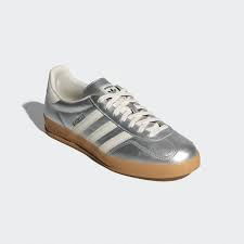 Topánky Adidas Gazelle Indoor Silver Metallic JR1206 veľ. 42