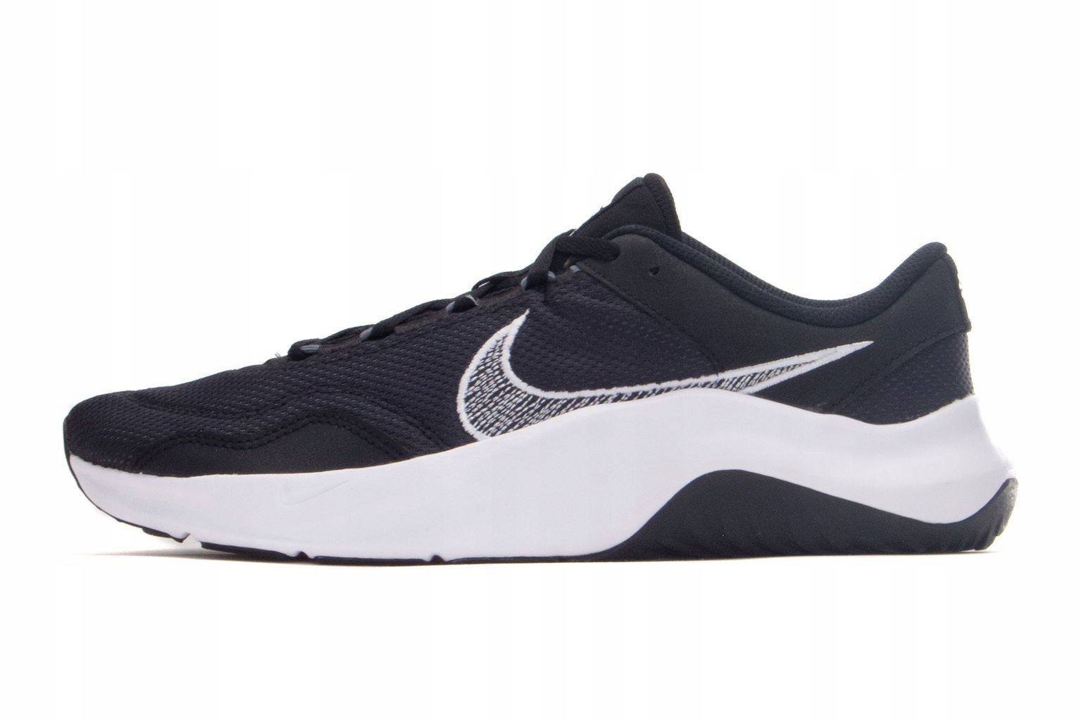 Topánky Nike Legend Essential 3 DM1120-001