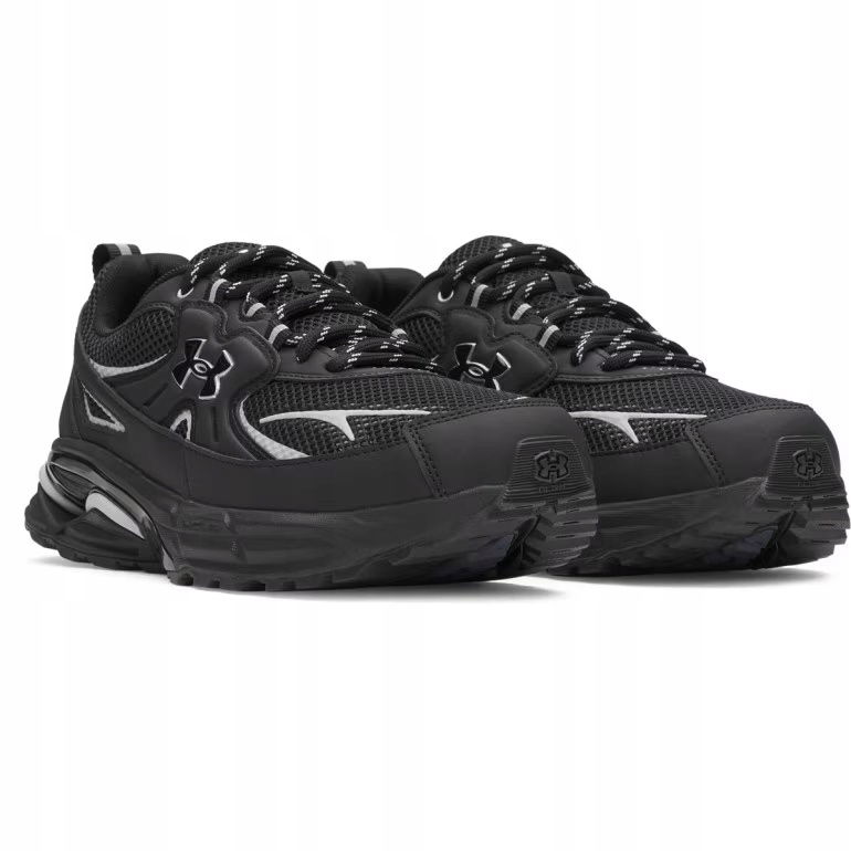Under Armour Apparation Tech Čierna 42.5