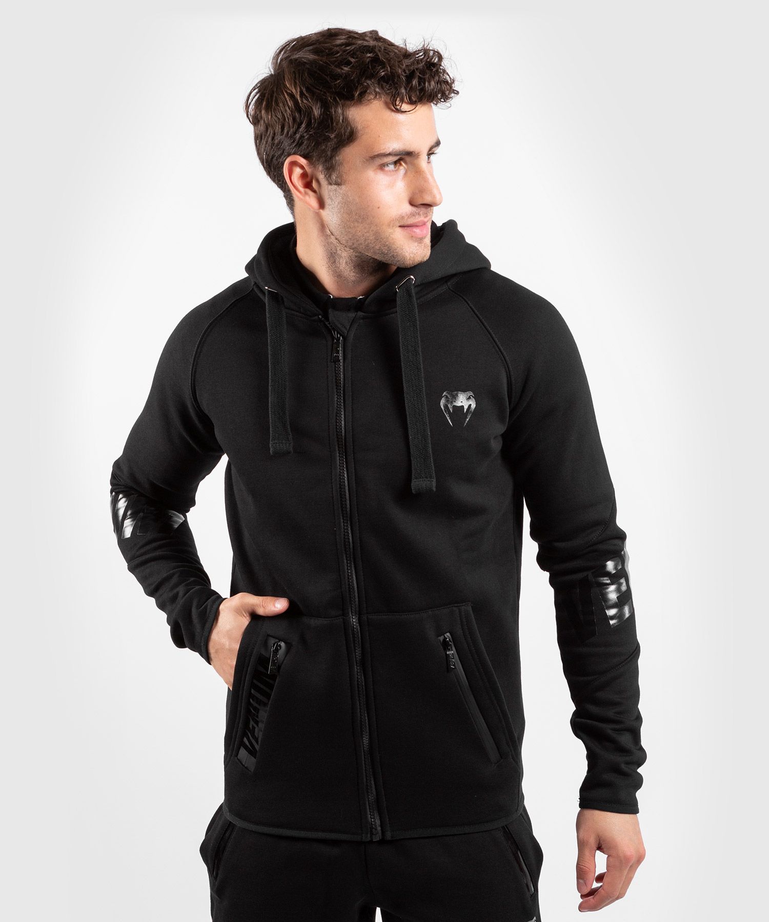 Venum Mikina s kapucňou Contender 3.0 Black/Black S