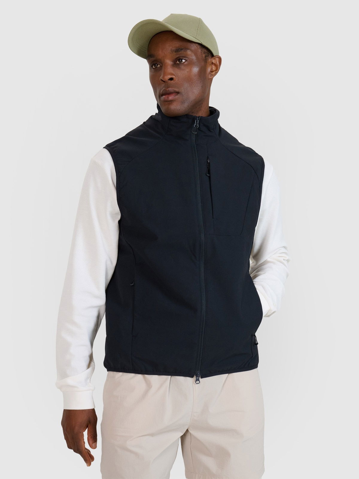 Vesta Pánska Vesta 4F S Stojačkou L M194 SS25