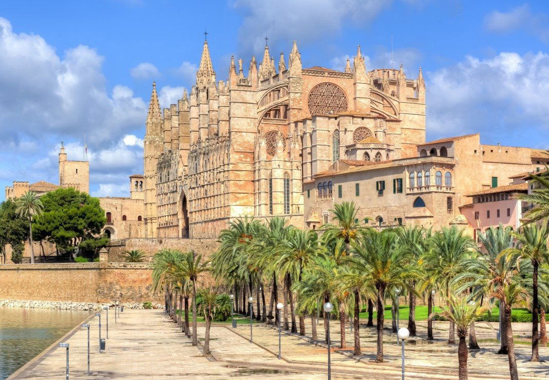 Bluebird Palma, Mallorca 1000 dielikov
