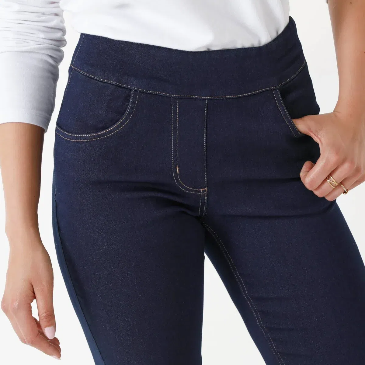 Bootcut džínsy pre vyššiu postavu – obrázok 2