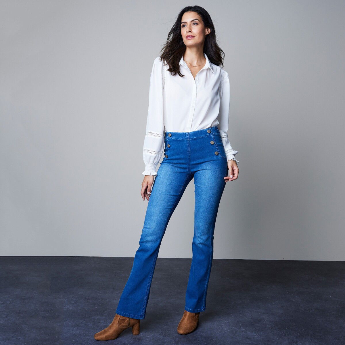 Bootcut strečové džegíny s efektom plochého brucha – obrázok 5