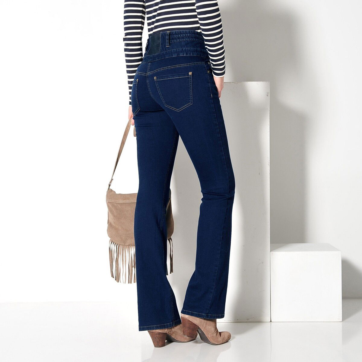 Džínsy s vysokým pásom, strih bootcut – obrázok 2