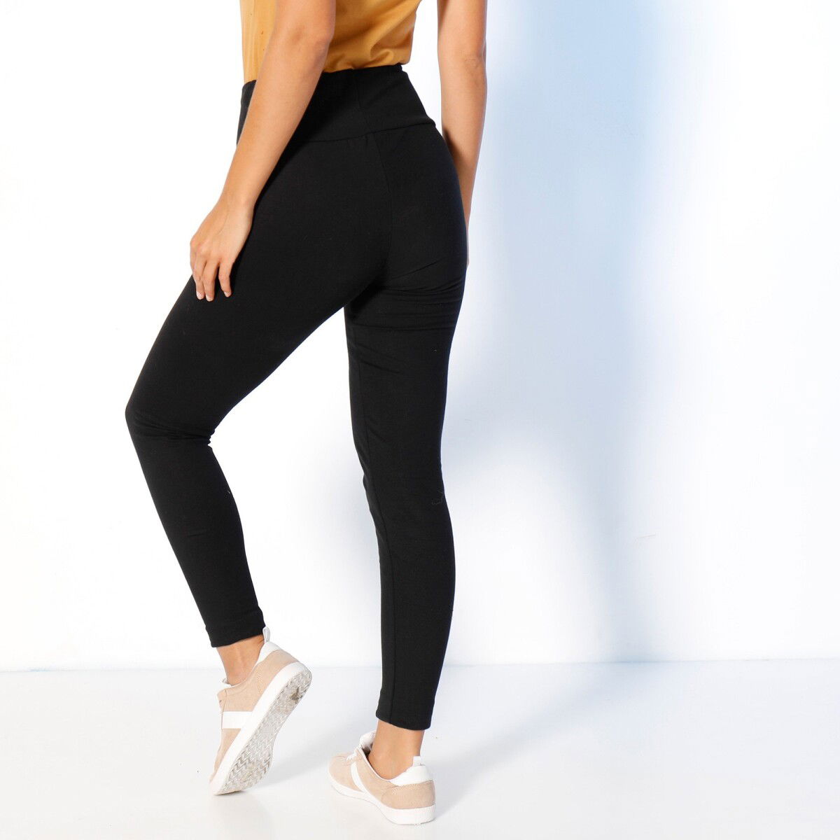 Hrejivé moltonové legíny s vysokým pásom – obrázok 3