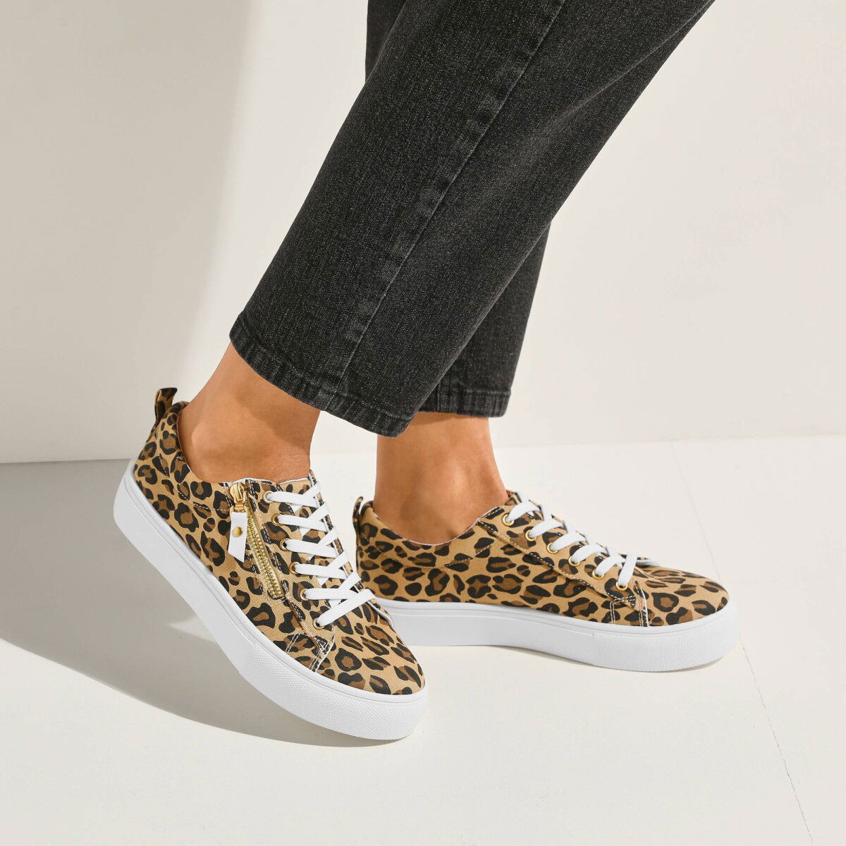 Plátené tenisky so zipsom a šnúrkami, s leopardím vzorom veľ. 39 – obrázok 5