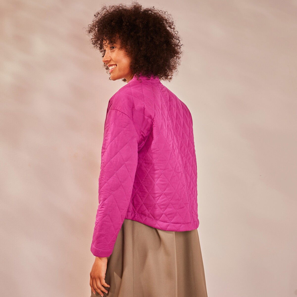 Prešívaná bunda s kimono golierom – obrázok 5