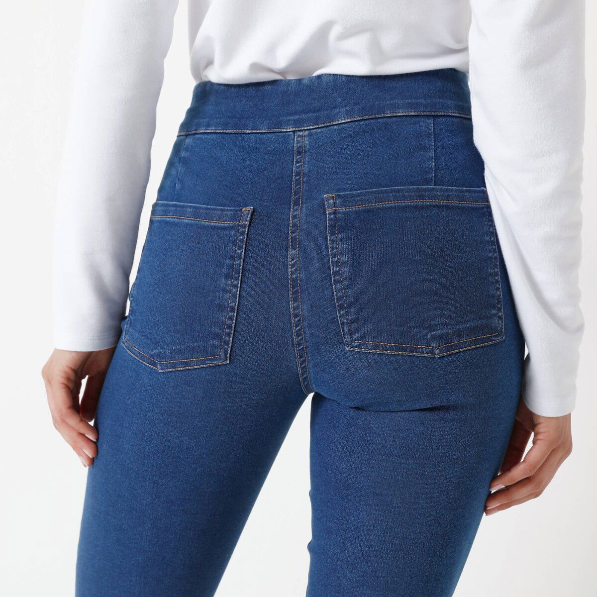 Strečové bootcut džegíny pre vyššiu postavu – obrázok 2