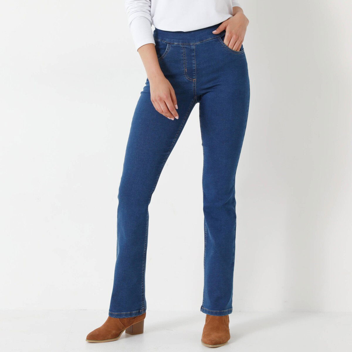 Strečové bootcut džegíny pre vyššiu postavu – obrázok 3