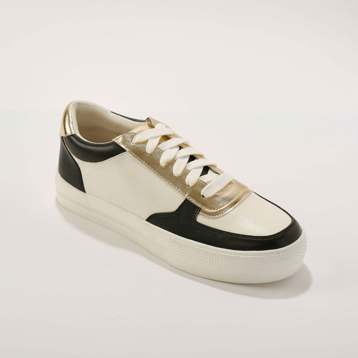 Tenisky sneakers so šnúrkami veľ. 37