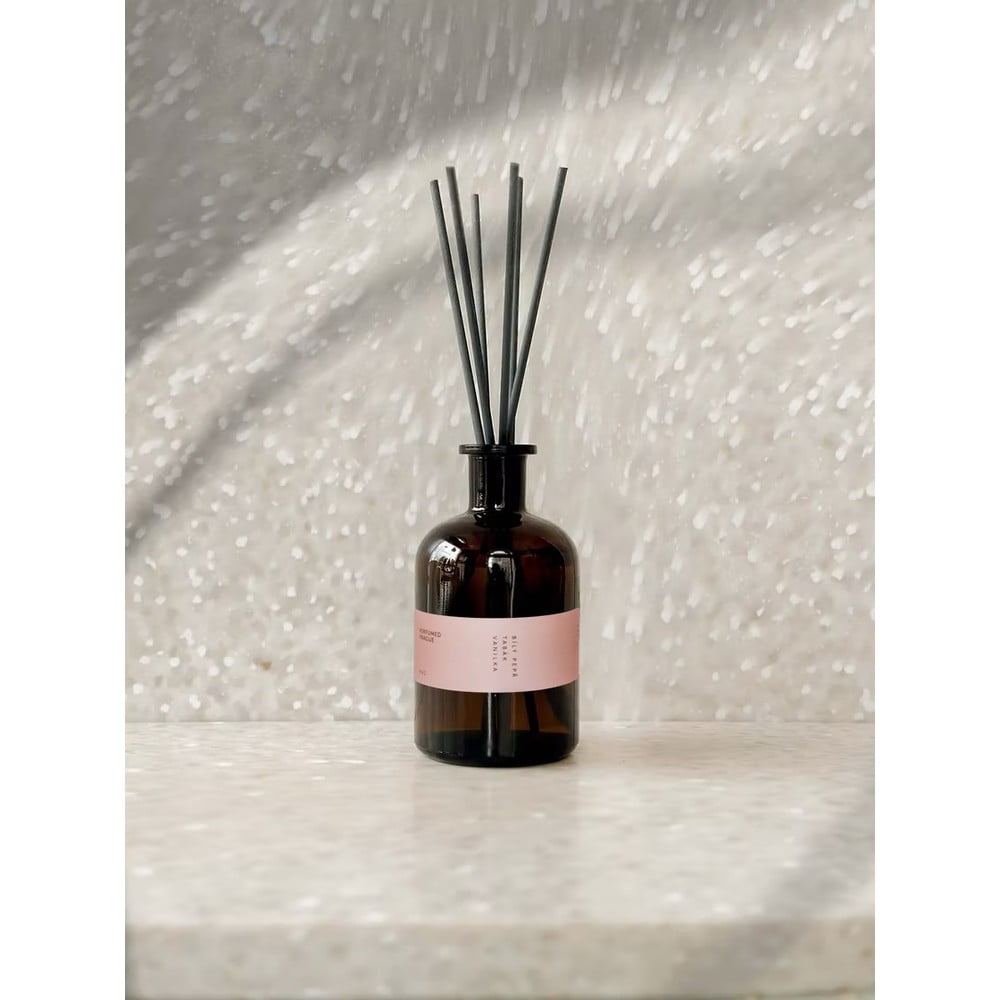 Difuzér #42 White Pepper, Tobacco, Vanilla – Perfumed Prague