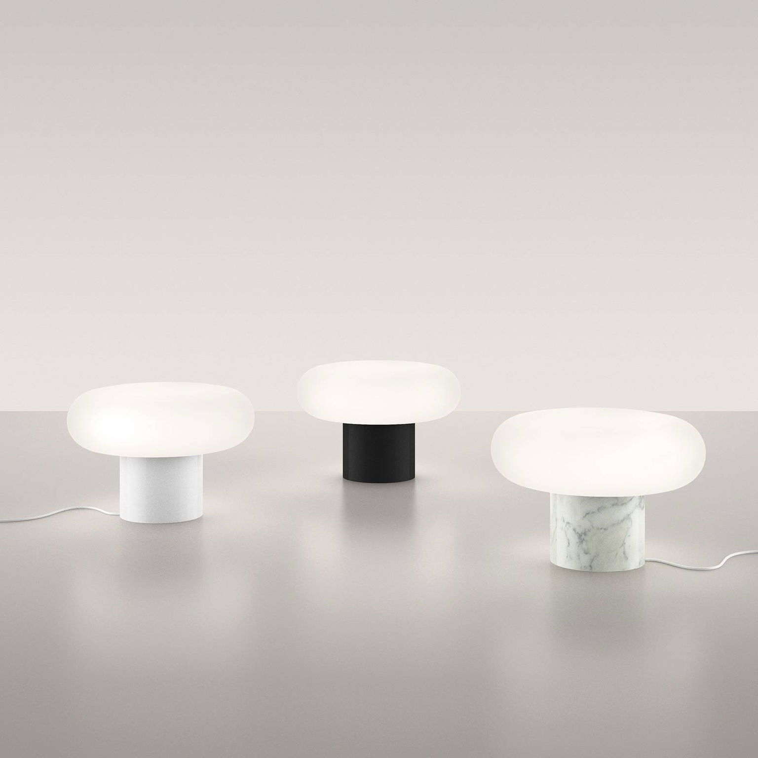 Artemide Itka stolná lampa LED, biely keramika – obrázok 2