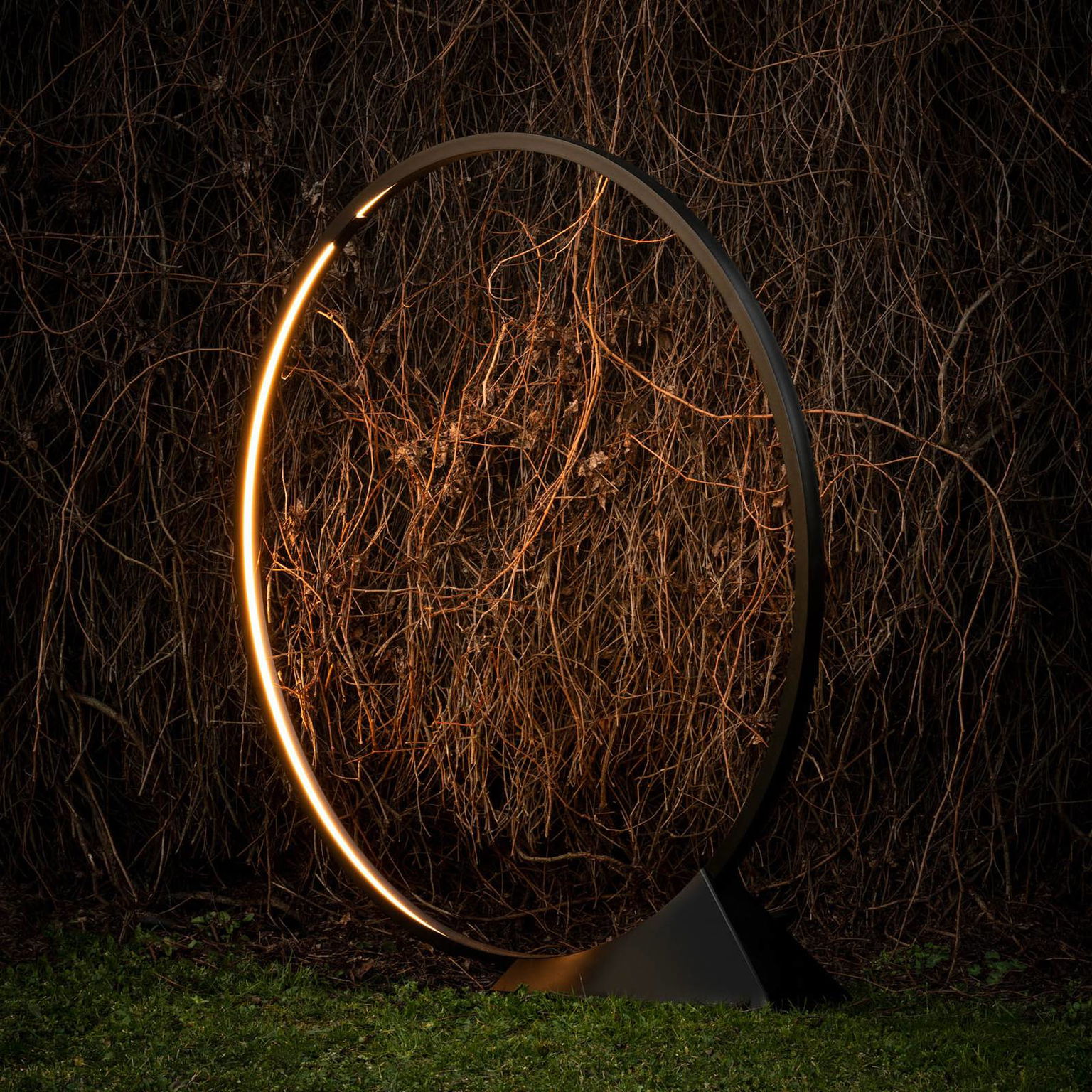 Artemide O LED svetlo na terasu, Ø 150 cm – obrázok 3