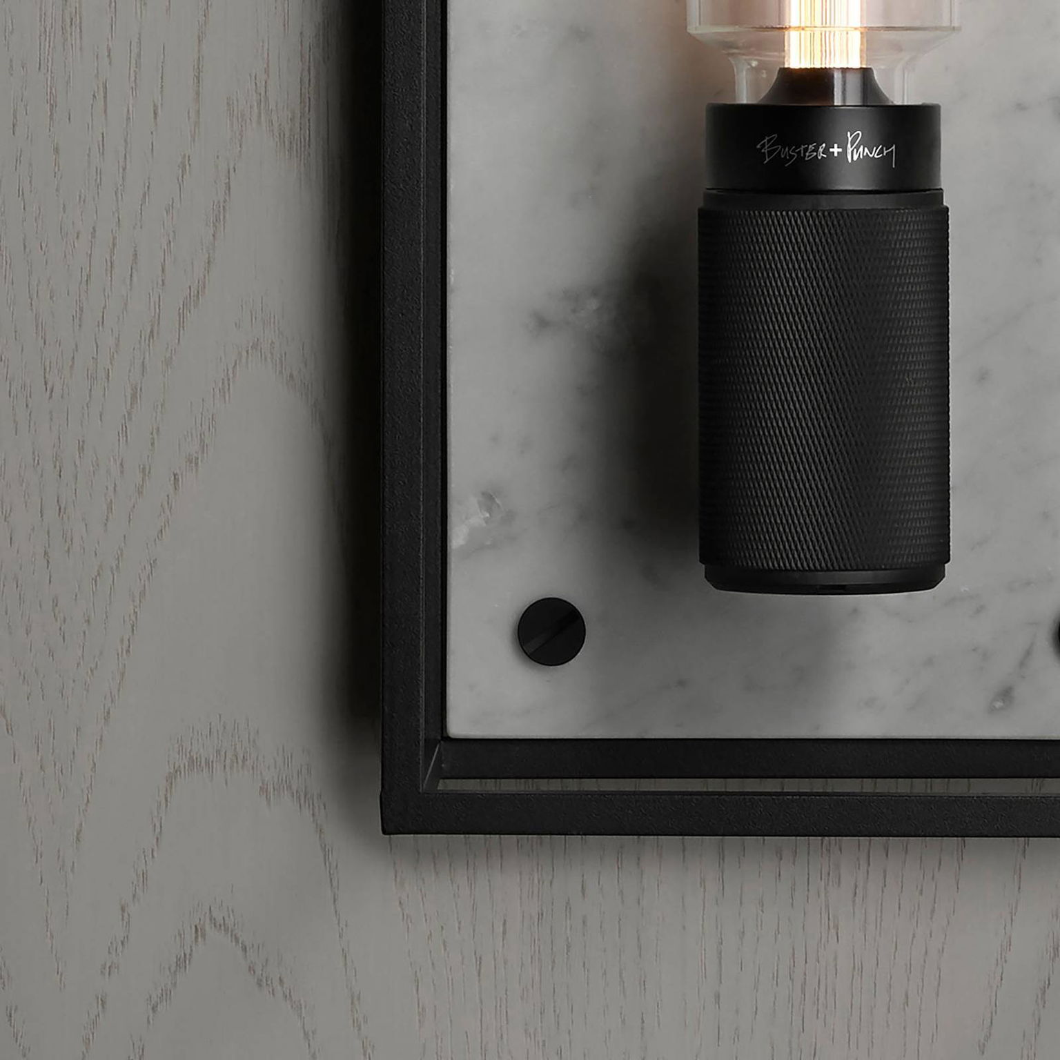 Buster + Punch Caged Wall large LED mramor biela – obrázok 4