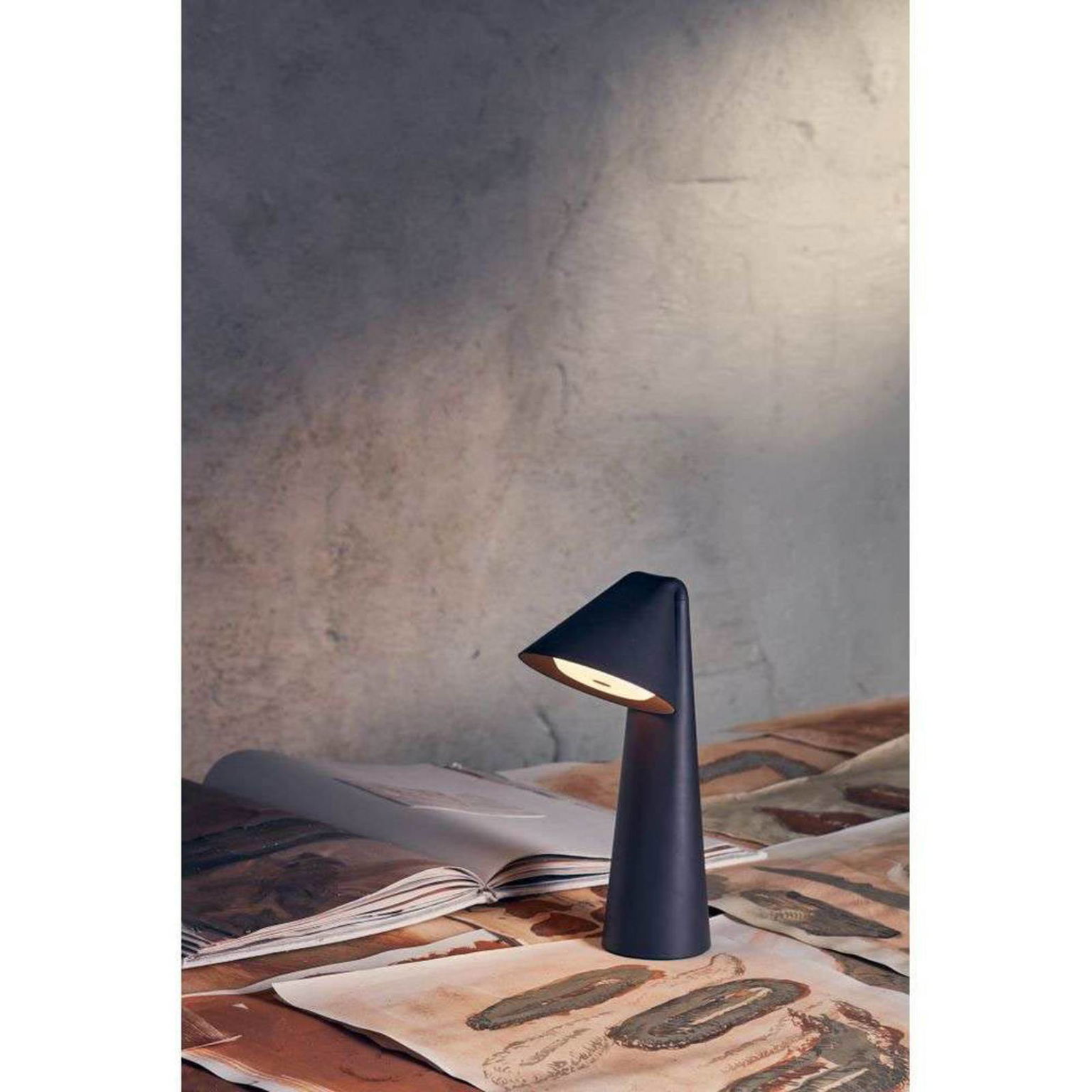 FRANDSEN LED stolová lampa Ami, hnedá, 32 cm, stmievateľná – obrázok 4