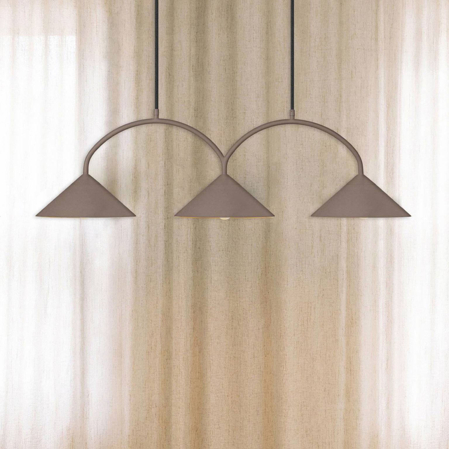 Globen Lighting závesné svietidlo CURVE, dĺžka 95 cm, hnedá, 3-pl.