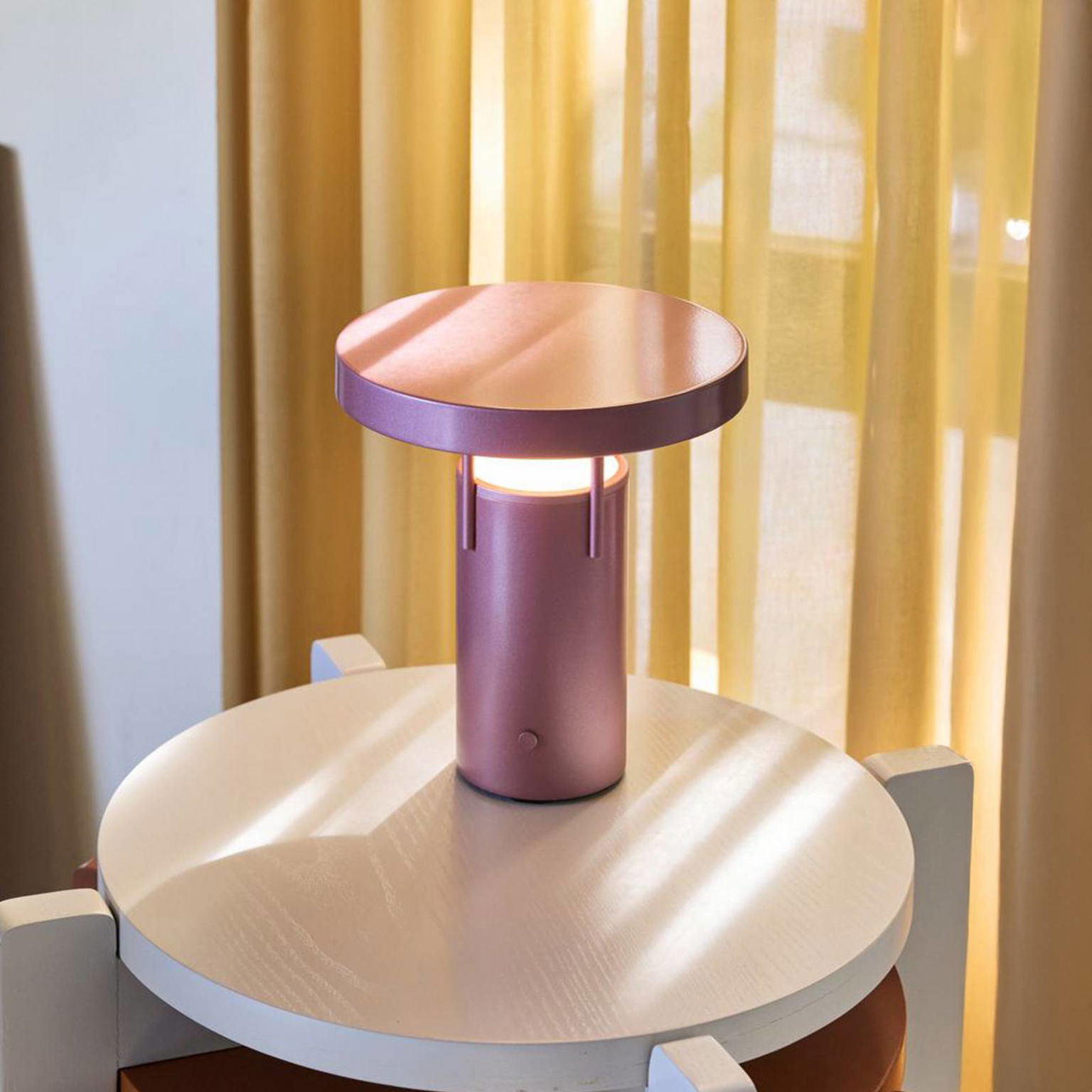 HÜBSCH stolová LED lampa BringMe Mini, ružová metalíza, 20 cm