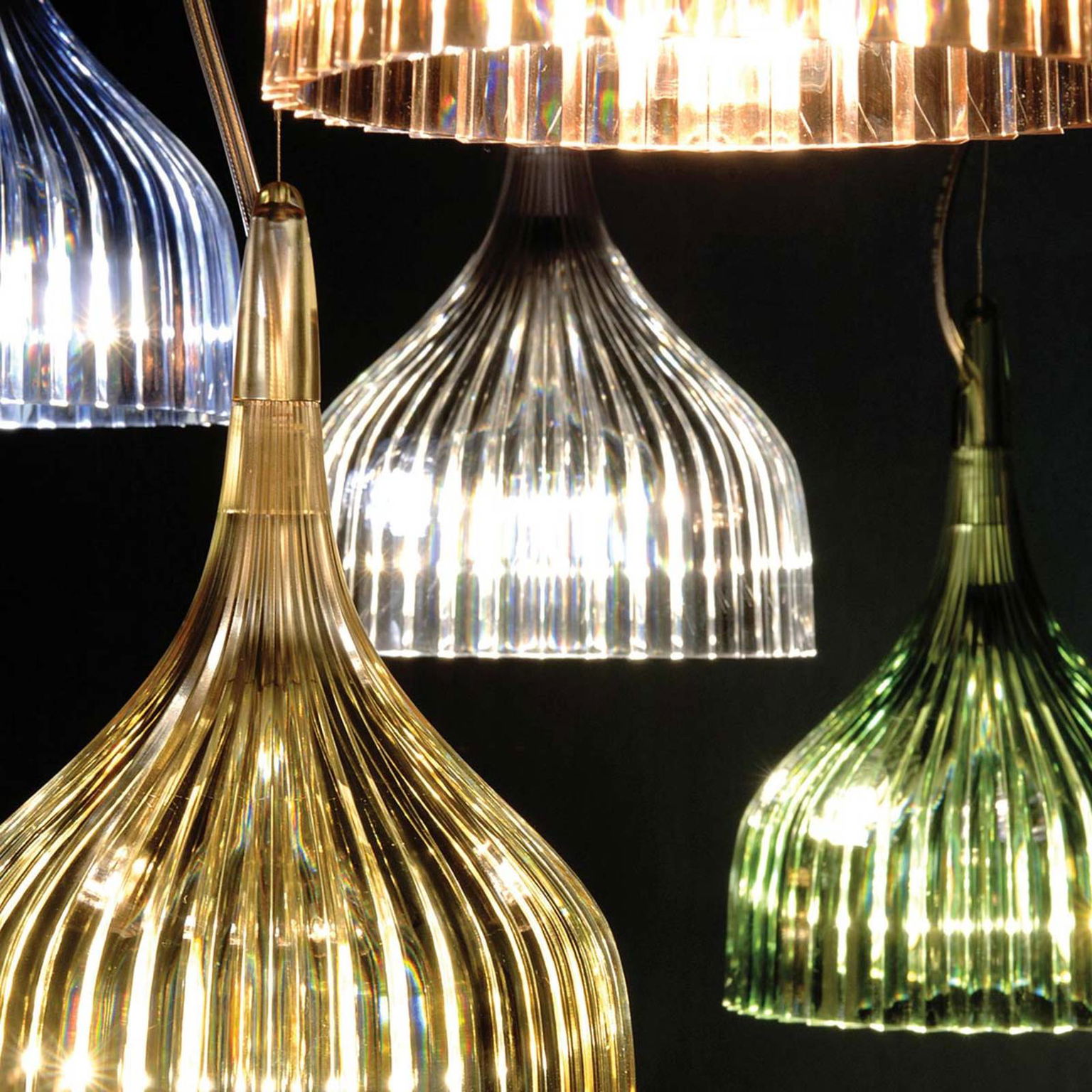 Kartell É – závesná lampa s LED, zelená – obrázok 2