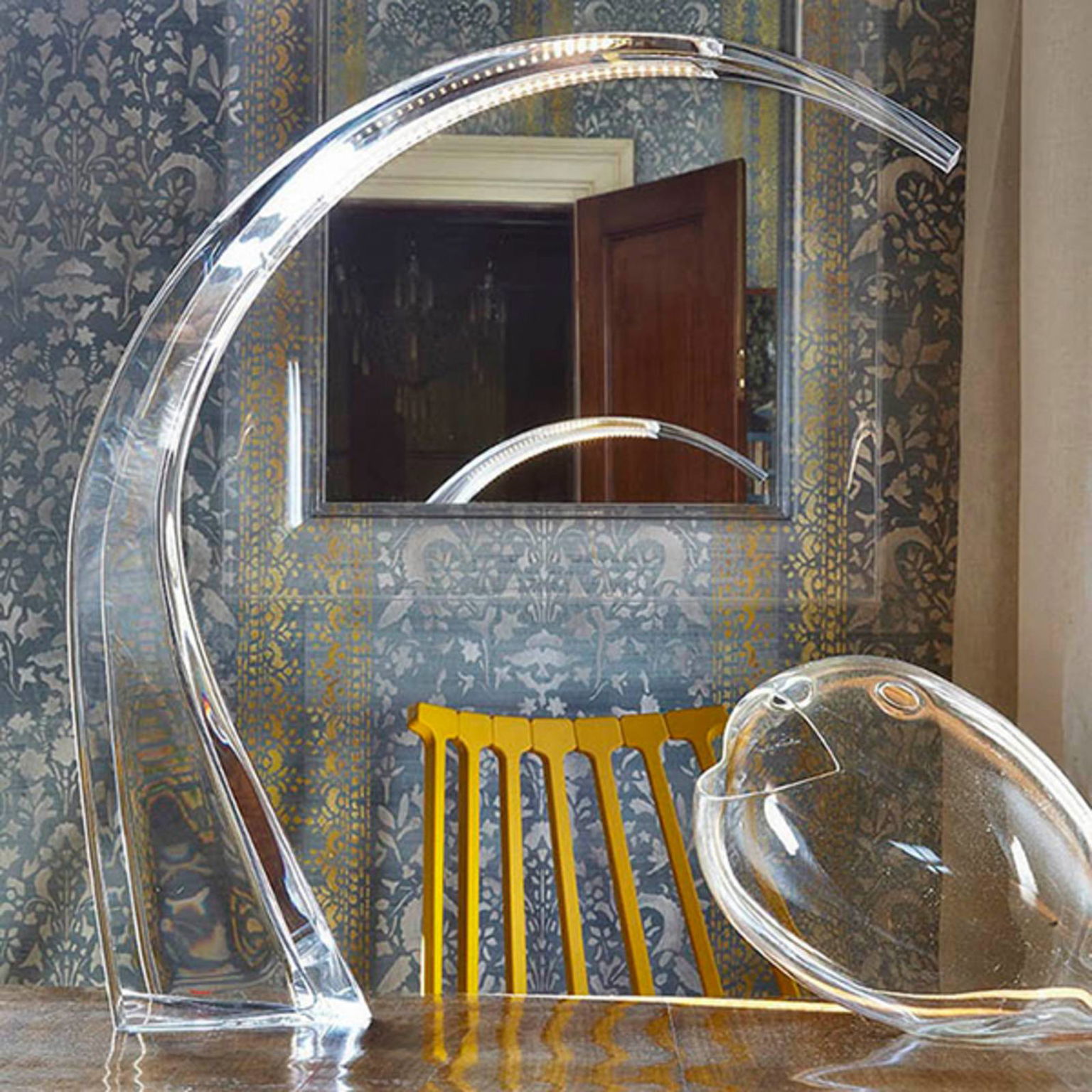 Kartell LED stolová lampa Taj, transparentná, 62 cm, plast