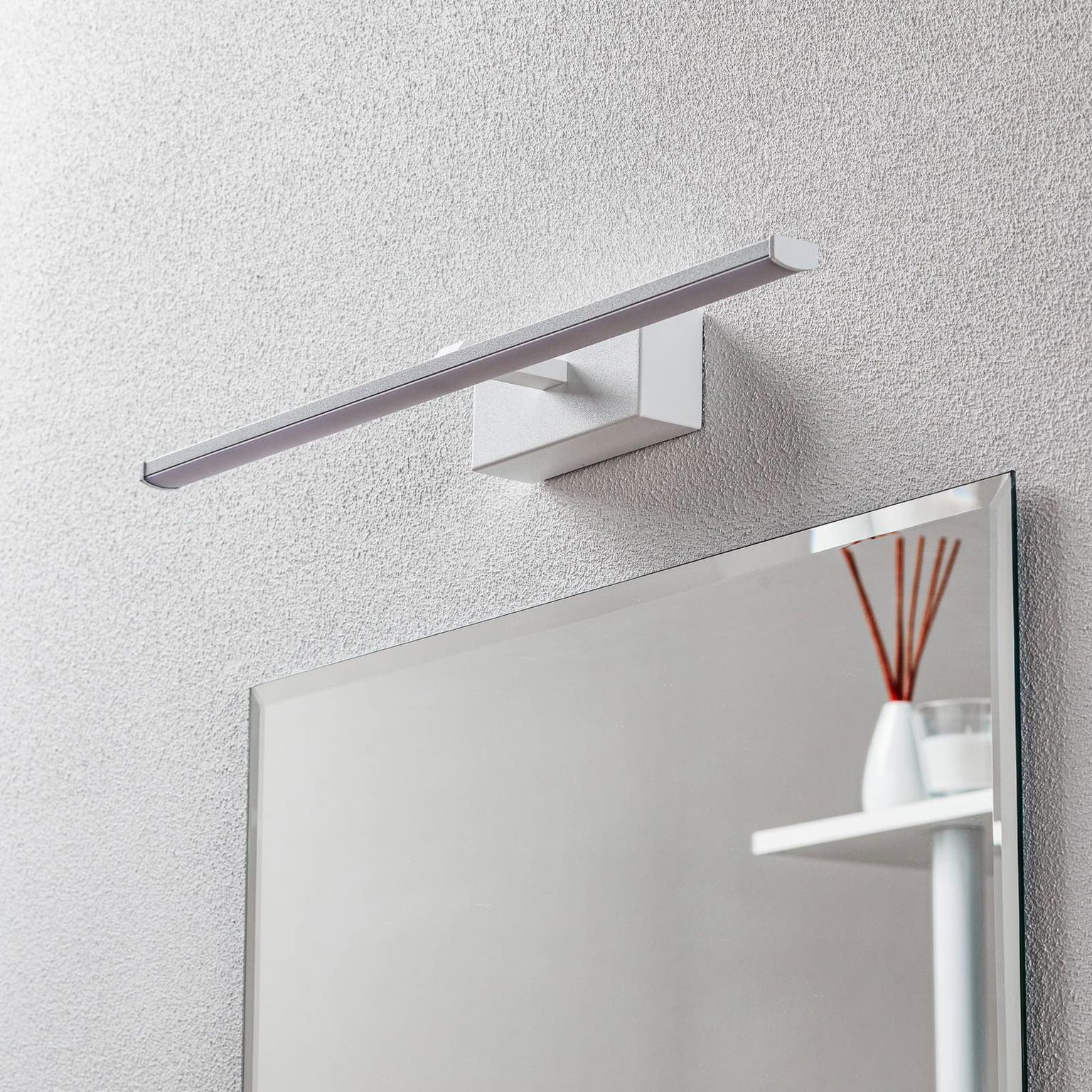 LED nástenná lampa Nala, biela, Š 50 cm – obrázok 3