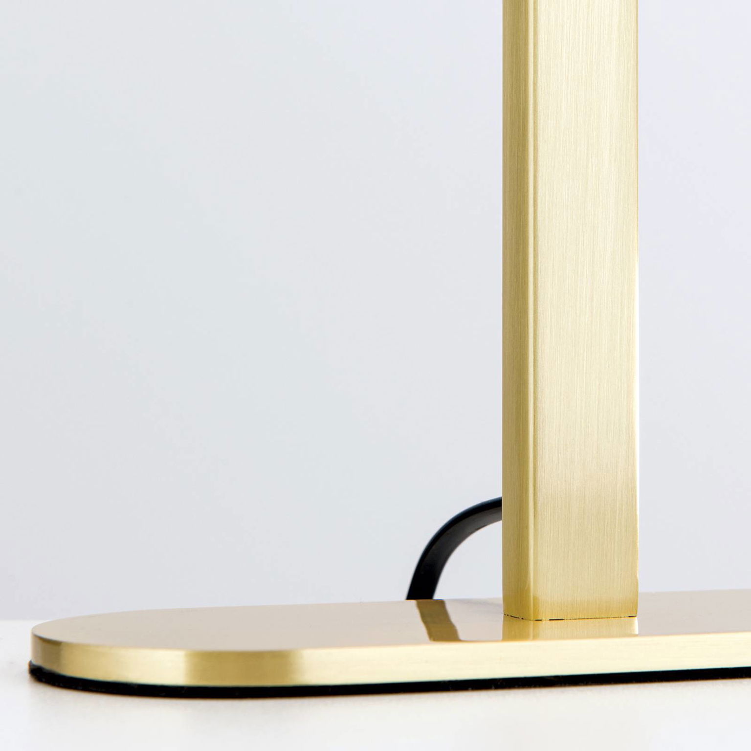 LED stolová lampa Auftakt zlatá/čierna – obrázok 6