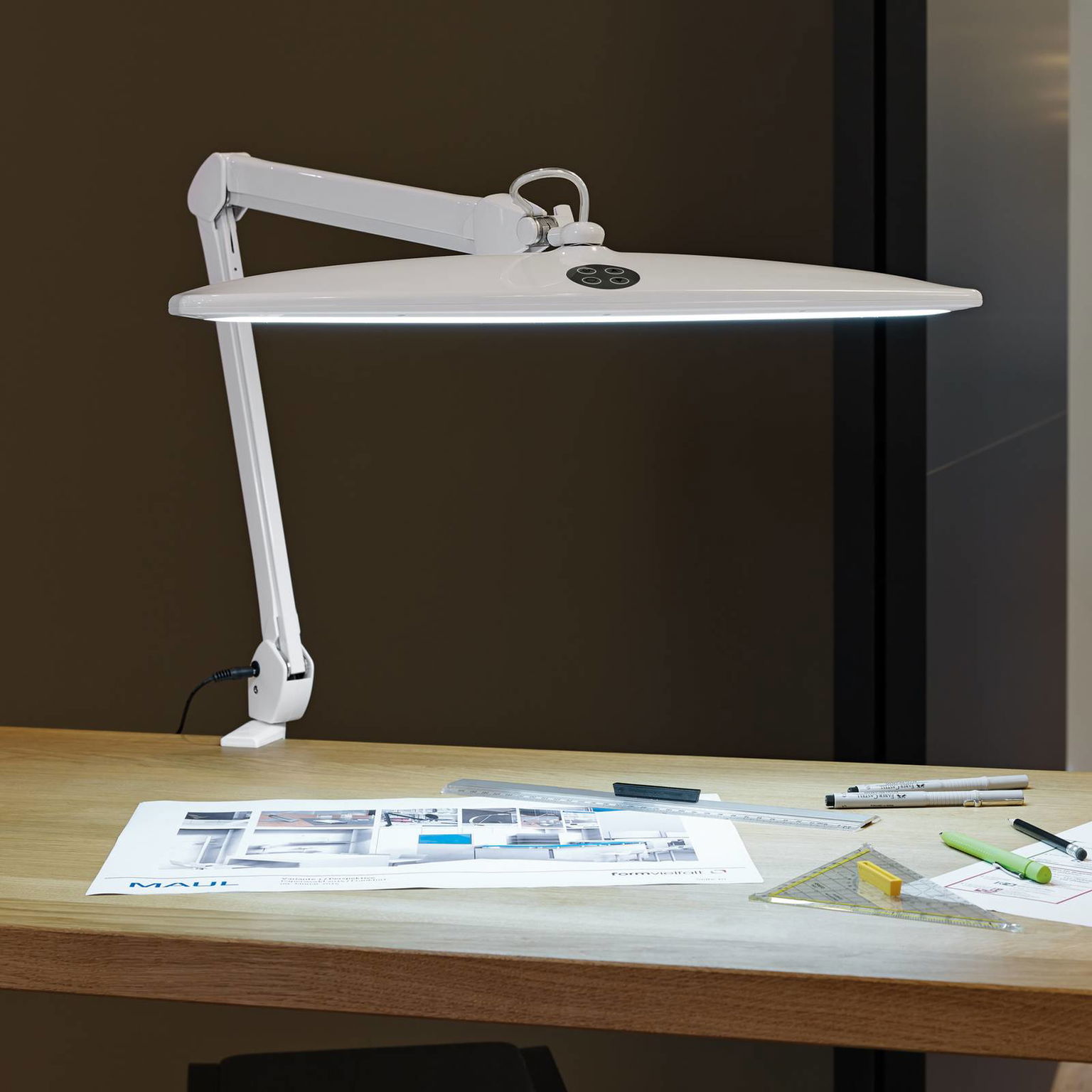 LED svietidlo MAULwork, biele, výška 50 cm, stmievateľné