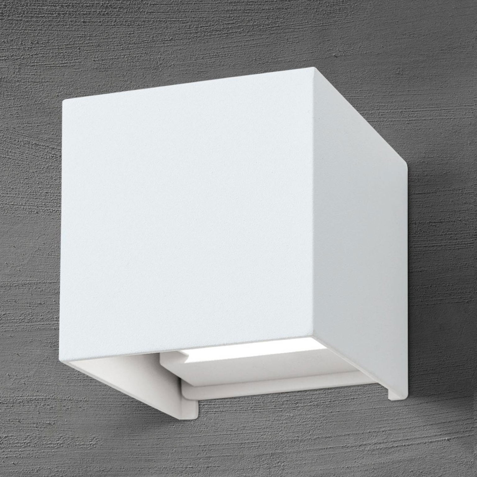 LED vonkajšie nástenné svietidlo Cube, biele, kovové, 10 cm, smer svetla