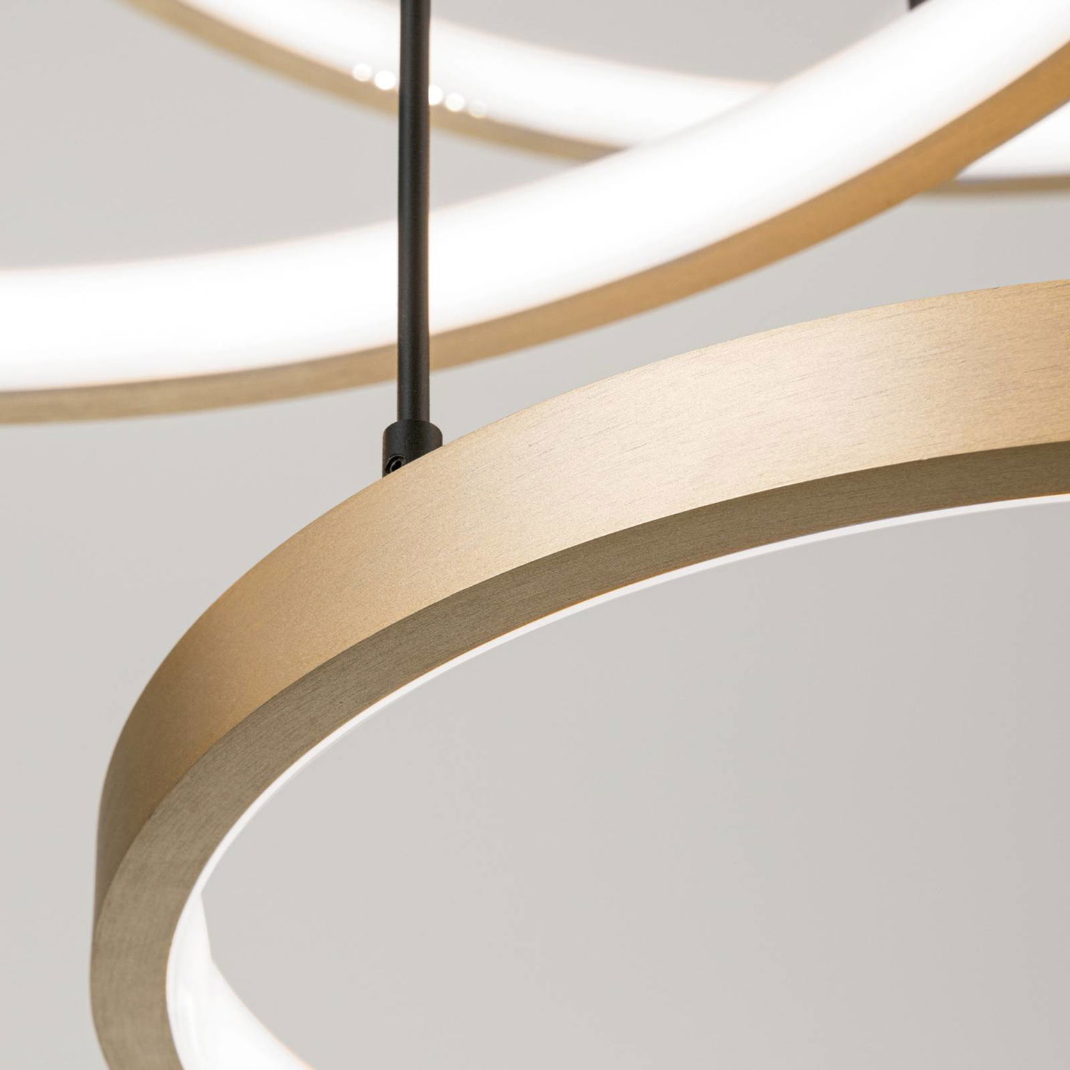 LED závesné svietidlo Sphere, 3-pl., čierna/zlatá – obrázok 5