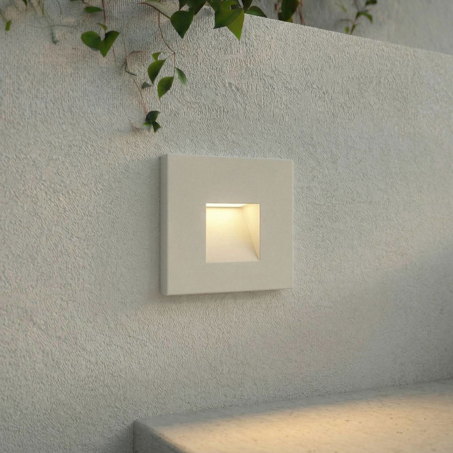 Lindby LED nástenná svietidlo Alune, biele, hranaté, 8x8cm, IP65