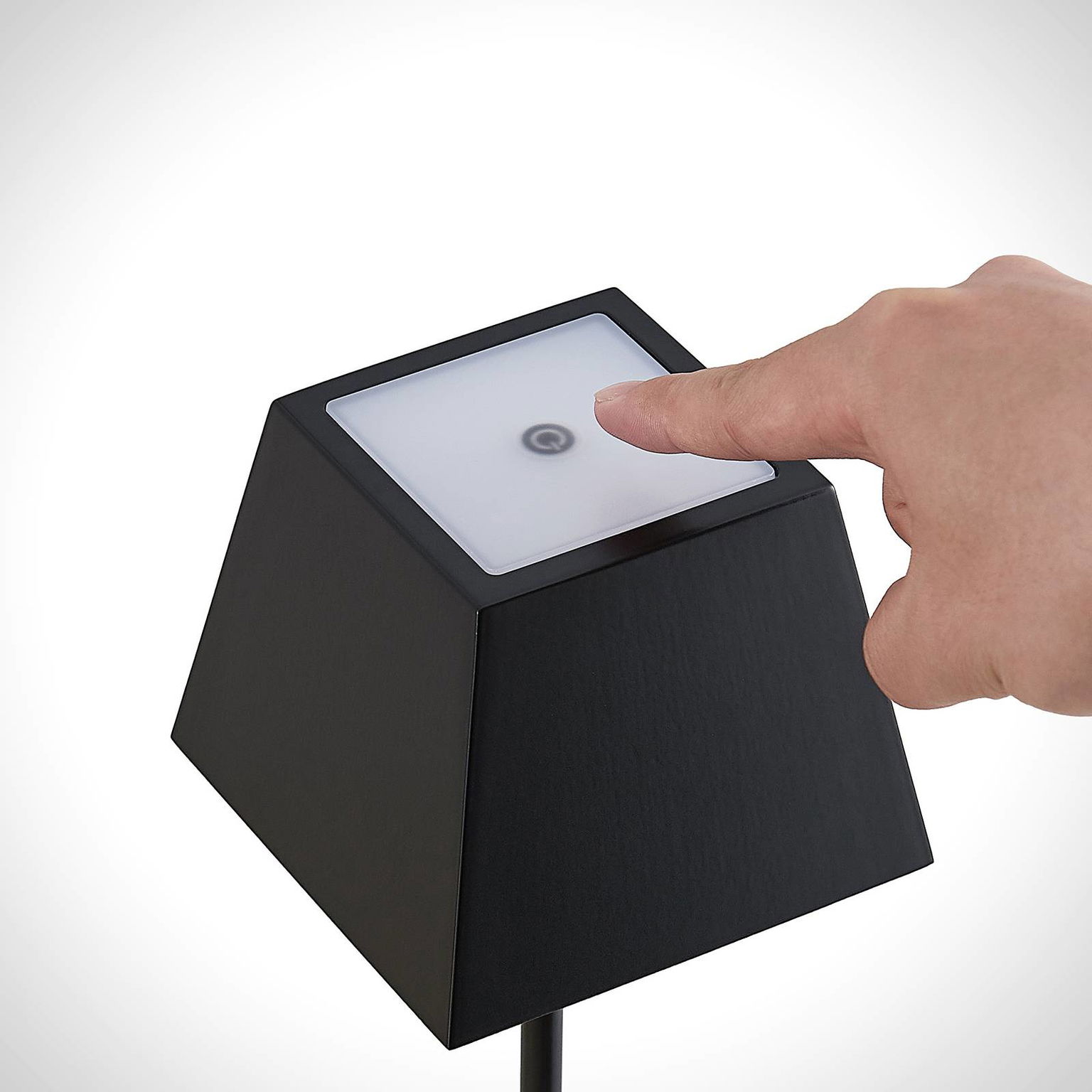 Lucande Patini stolná LED lampa, exteriér, čierna – obrázok 4