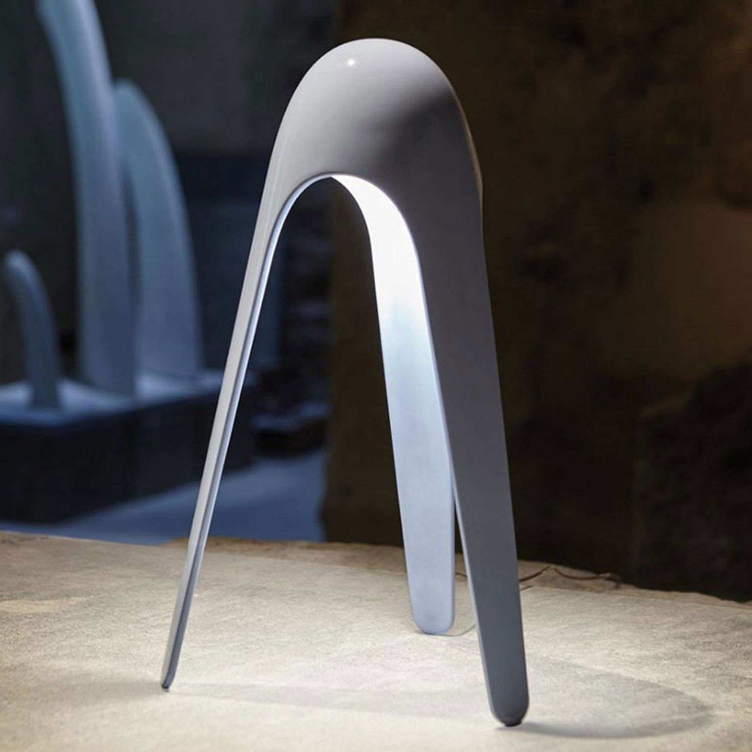 Martinelli Luce Cyborg – stolná LED lampa, sivá