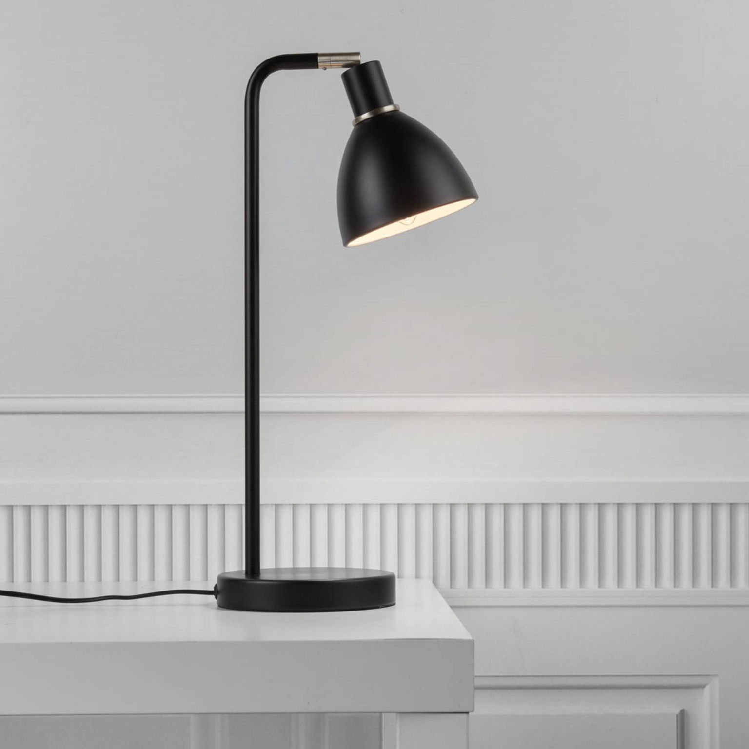 Nadčasová stolná lampa Ray na písací stôl – obrázok 3