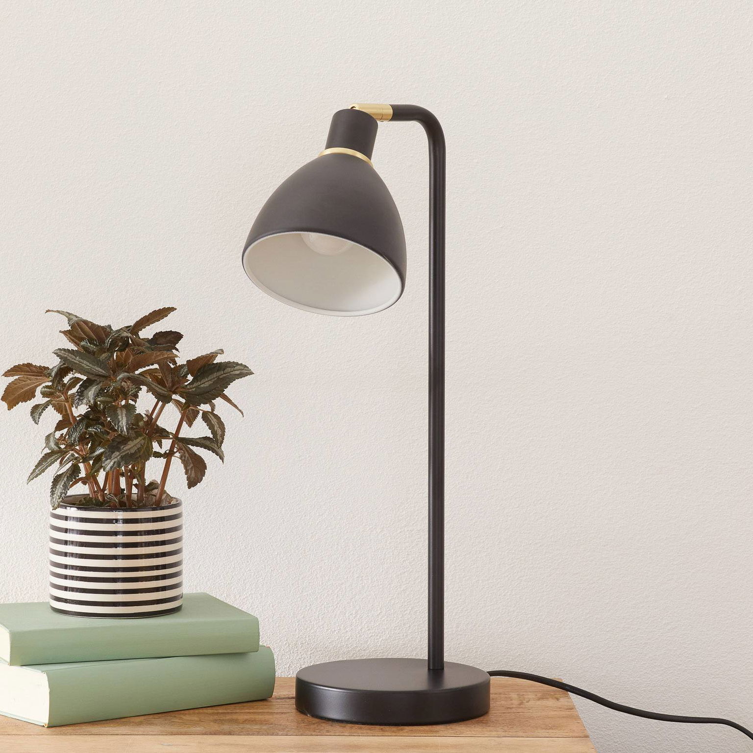 Nadčasová stolná lampa Ray na písací stôl – obrázok 2