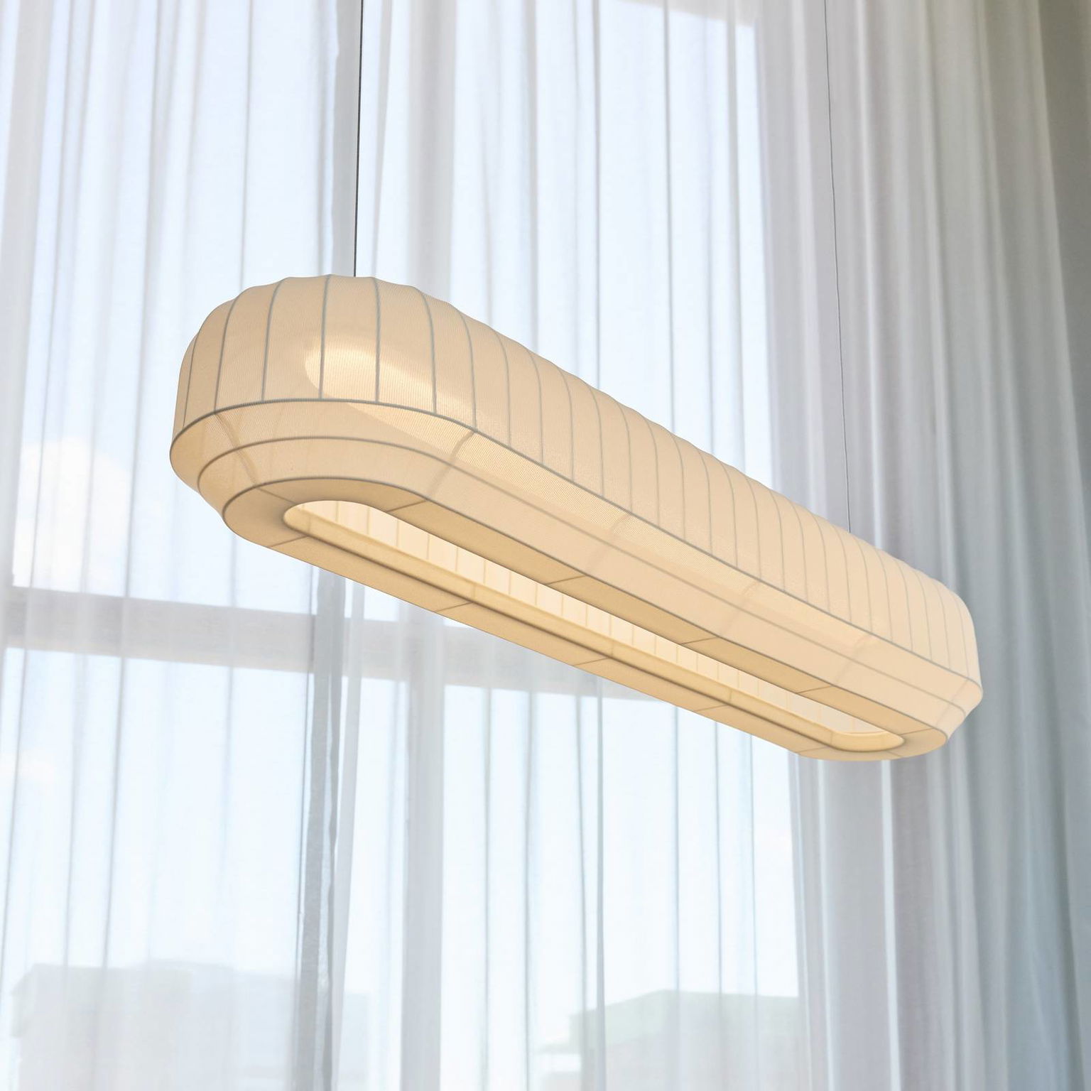 Northern LED závesné svietidlo Tradition lineárne, textil, biela – obrázok 3