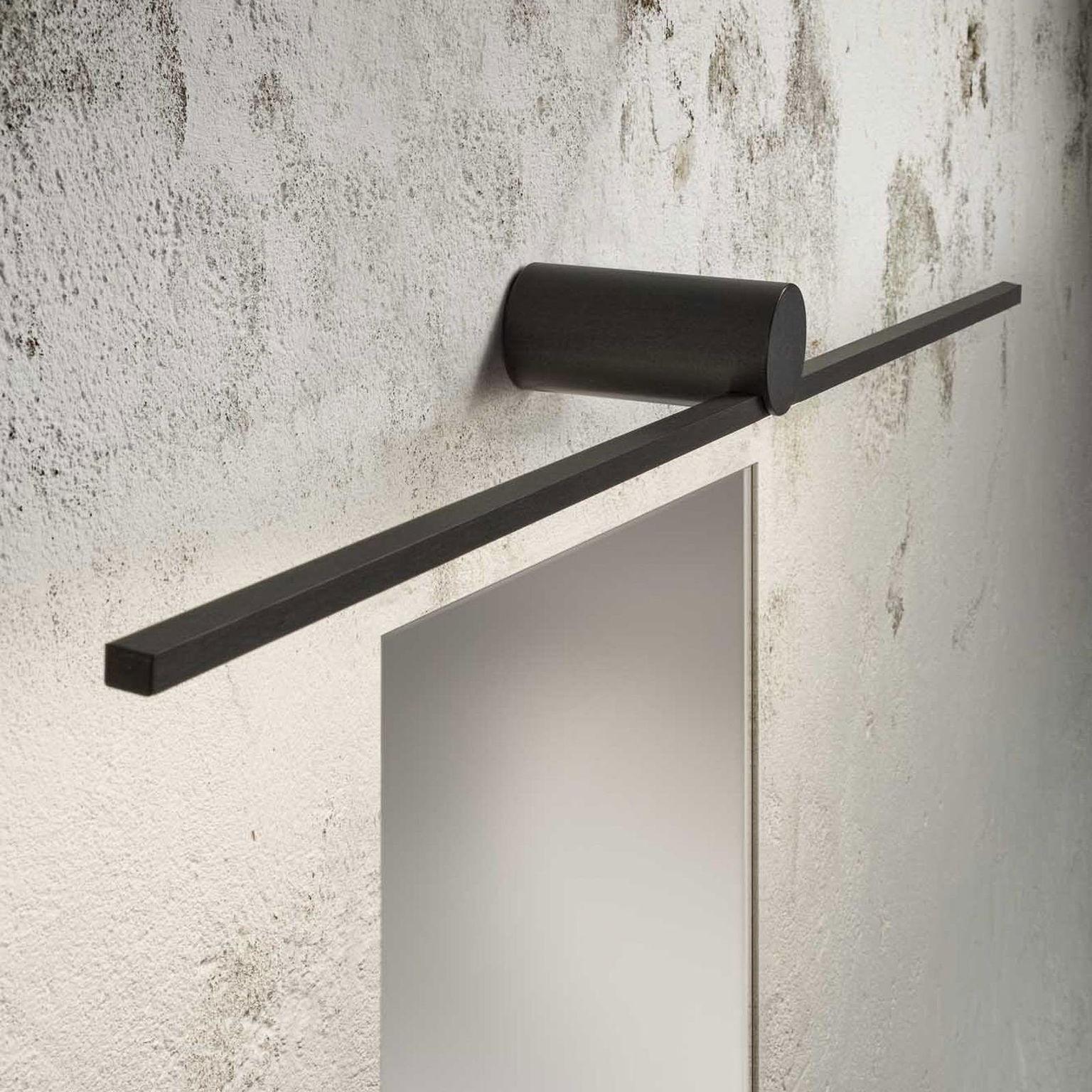 OLEV Slight AP nástenné LED svetlo 72,5 cm čierne