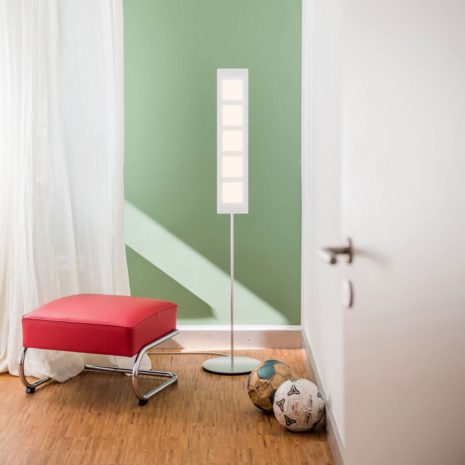 OMLED One f5 stojanová lampa biela – obrázok 3