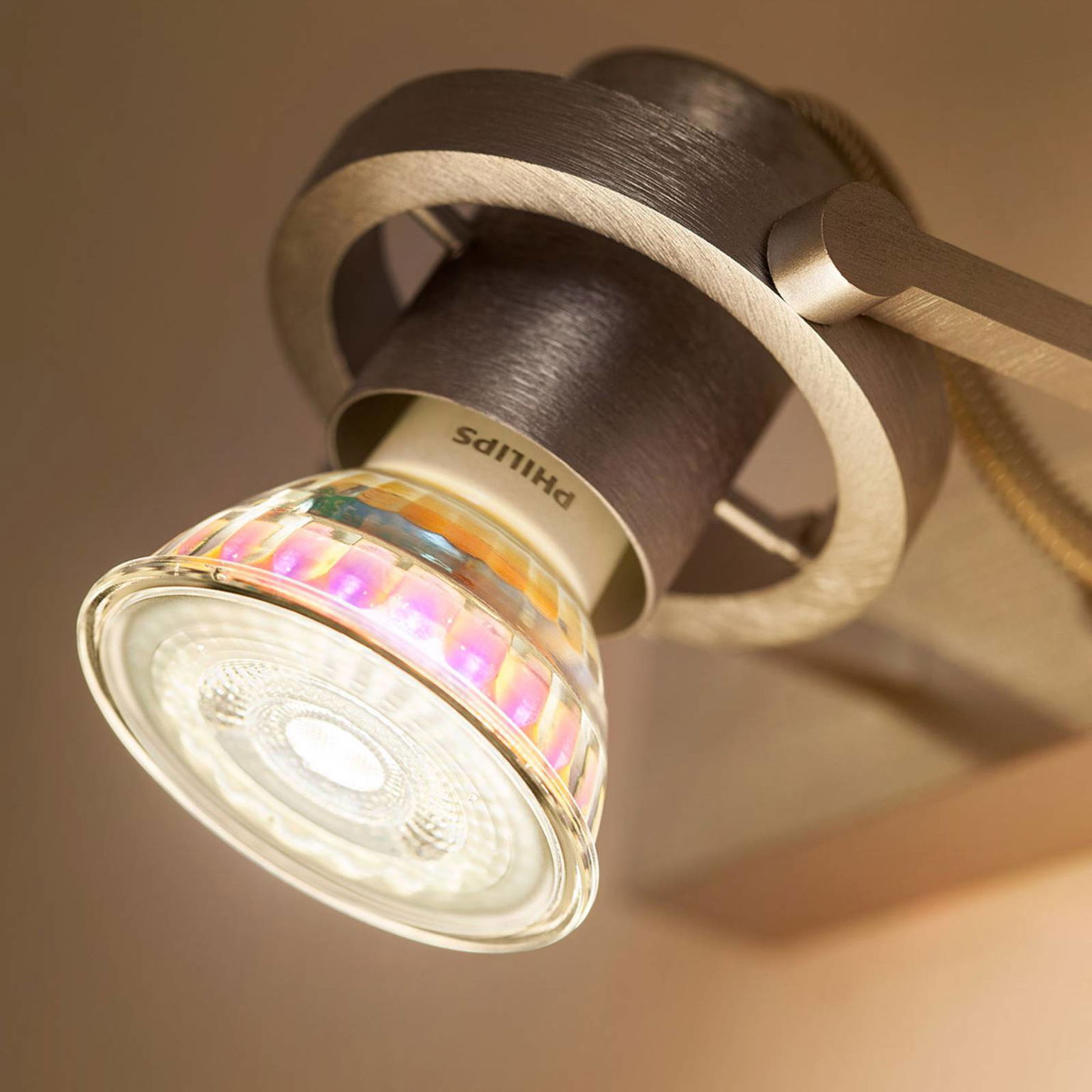 Philips LED reflektor GU10 PAR16 6,2W WarmGlow – obrázok 2