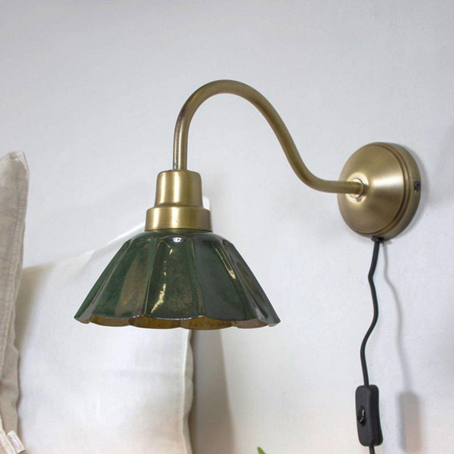 PR Home Nástenné svetlo Ester, zelené, výška 34 cm, kov