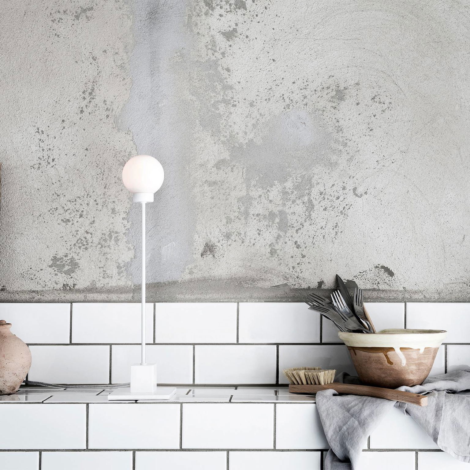 Severná stolová lampa Snowball, biela – obrázok 2