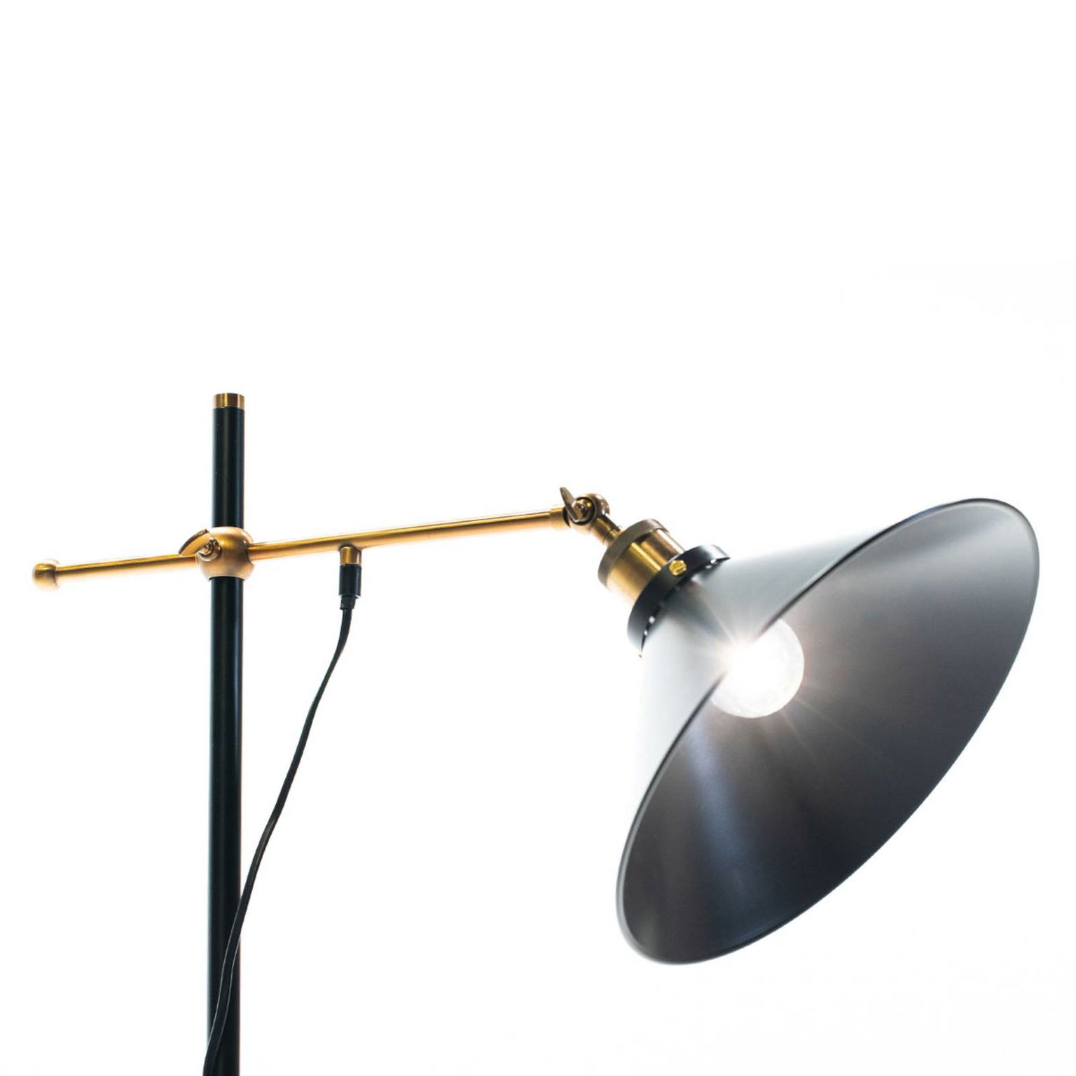 Stojaca lampa Lenius s pohyblivým tienidlom – obrázok 4