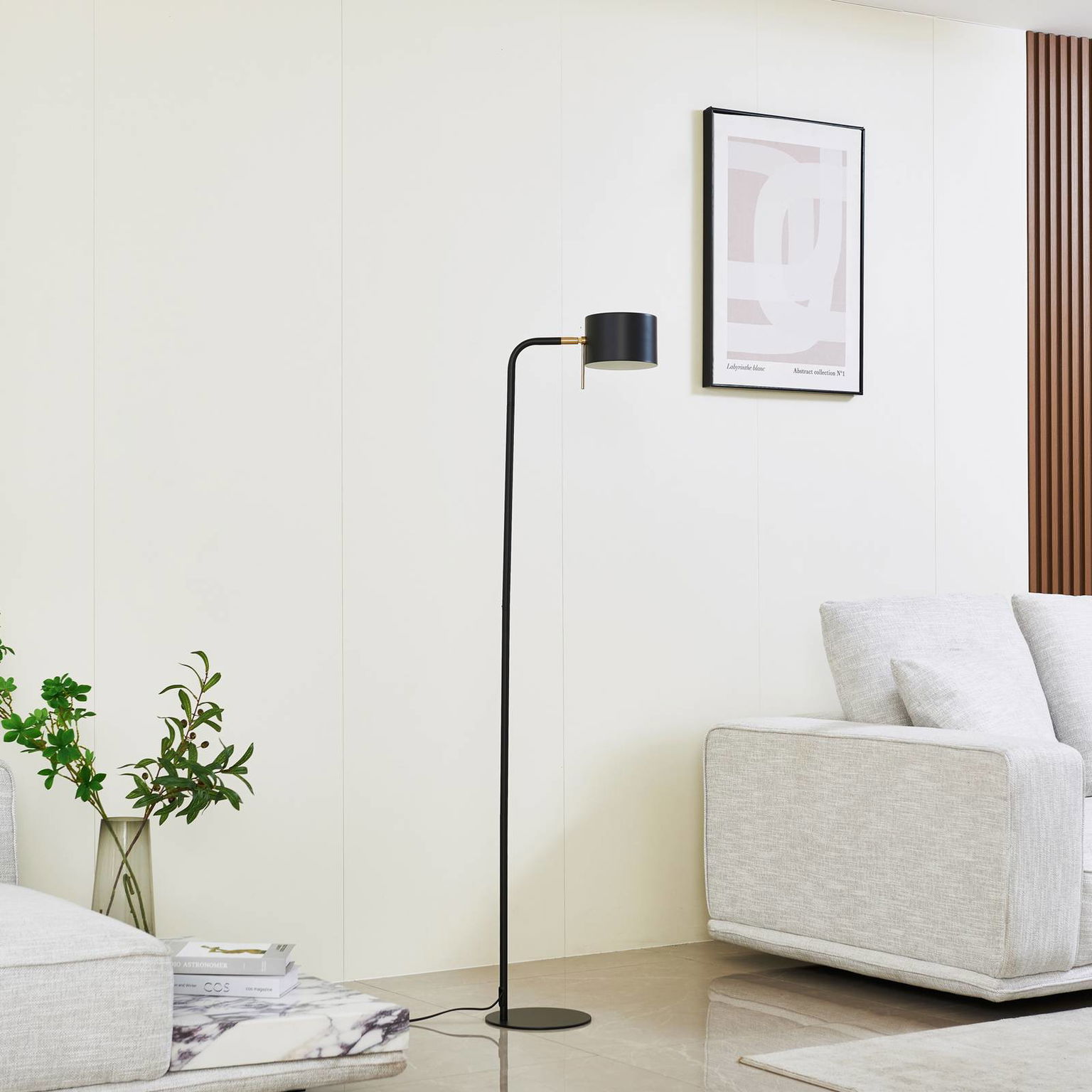 Stojacia lampa Lindby Kaida, čierna, kov – obrázok 3